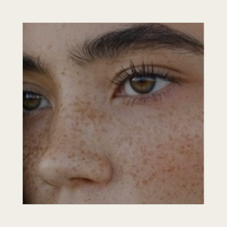 Fake Freckles natürliche permanente Sommerpsrossen im Handpoke Stil bei awacosmetics